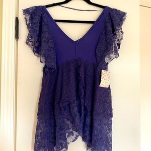 Free People Lace & Cotton Shirt. XS. Fitted in bust, then very flowy. Purple.
